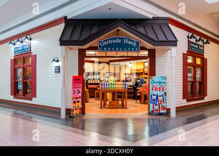 Syracuse, New York - 18 dicembre 2025: Negozio Gertrude Hawk Chocolates, una storica azienda di cioccolato con sede in Pennsylvania con oltre 60 negozi in Pennsylvania, New York e New York Foto Stock