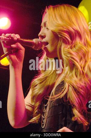 4 febbraio 2010 - West Hollywood, California - Colbie Caillat annuncia un concerto acustico alla House of Blues sulla Sunset Strip. Tutti i proventi del tutto esaurito saranno devoluti a "Real Medicine for Haiti". Foto: Rich Linton/Ratianda/AdMedia Foto Stock