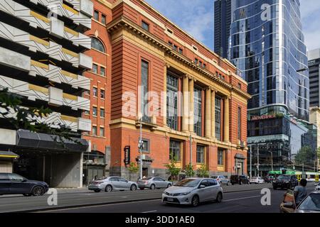 Grand facade dell'ex edificio mail Exchange in Spencer Street, Melbourne, Victoria, Australia, il 14 dicembre 2025 Foto Stock