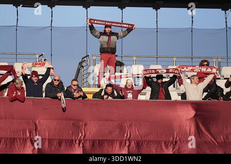 Torino, Italia. 27 dicembre 2025. Tifosi del torino fc durante la partita di serie A tra Torino e Cagliari allo Stadio Olimpico grande Torino di Torino - sabato 27 dicembre 2025. Sport - calcio . (Foto di Marco Alpozzi/Lapresse) credito: LaPresse/Alamy Live News Foto Stock