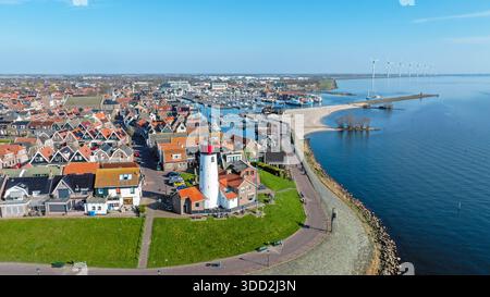 Aereo dalla città storica di Urk presso l'IJsselmeer, nei Paesi Bassi Foto Stock