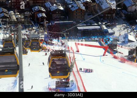 Livigno, Italia. 27 dicembre 2025. Coppa del mondo di sci alpino FIS, Super G, Livigno, Italia, dicembre 27, 2025. foto felice Calabro' credito: Agenzia fotografica indipendente/Alamy Live News Foto Stock