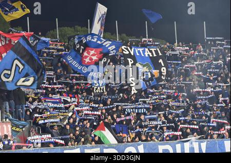 Pisa, Italia. 27 dicembre 2025. Tifosi del Pisa durante il Pisa SC vs Juventus FC, partita italiana di serie A A Pisa, Italia, dicembre 27 2025 crediti: Agenzia fotografica indipendente/Alamy Live News Foto Stock