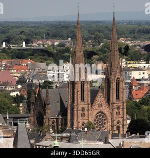 Chiesa riformata di San Paolo a Strasburgo, vista dalla Cattedrale Foto Stock