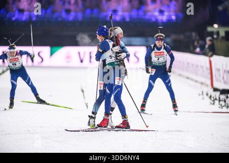 GELSENKIRCHEN, GERMANIA - 28 DICEMBRE 2025: - Biathlon World Team Challenge 2025 Auf Schalke alla Veltins Arena. Foto Stock