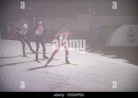 GELSENKIRCHEN, GERMANIA - 28 DICEMBRE 2025: - Biathlon World Team Challenge 2025 Auf Schalke alla Veltins Arena. Foto Stock
