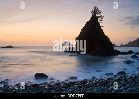 Tramonto a Hidden Beach, del Norte Coast Redwoods State Park, Crescent City, California. Foto Stock
