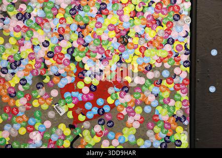 Telliskivi città creativa, in un ex complesso industriale, con gallerie, negozi, Start-up, ristoranti e Street art, a Tallinn, Estonia. Foto Stock