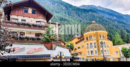 Ischgl rimane una delle destinazioni sciistiche più esclusive e vivaci al mondo, situata nella valle del Paznaun in Tirolo, Austria. Foto Stock