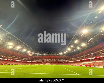 Londra, Regno Unito. 30 dicembre 2025. Vista generale alla partita Arsenal vs Aston Villa EPL, all'Emirates Stadium, Londra, Regno Unito il 30 dicembre 2025. Crediti: Paul Marriott/Alamy Live News Foto Stock