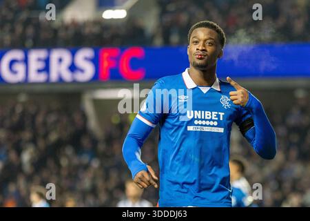 30 dicembre 2025. Glasgow, Regno Unito. I Rangers FC hanno giocato contro il St Mirren FC in una partita della William Hill Premiership all'Ibrox Stadium di Glasgow, Scozia, Regno Unito. Il punteggio finale è stato Rangers 2 - 1 ° Mirren. Emmanuel Fernandez (R37) punta all'infortunio alla bocca che ha subito segnando il secondo gol per i Rangers in 52 minuti. Crediti: Findlay / Alamy Live News Foto Stock