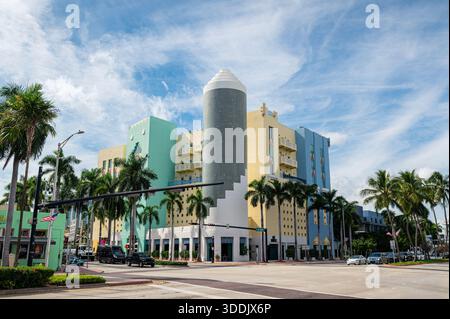 Quartiere Art Deco di Miami Beach in una giornata di sole nuvoloso, Miami Beach, Florida Foto Stock