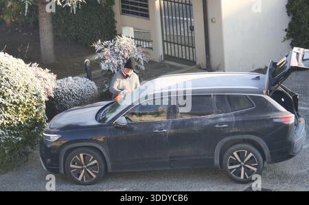 Bergamo, Italia. 4 gennaio 2026. Temperature artiche nel nord Italia, gelo e ghiaccio in questi primi giorni del 2026 nella Pianura Padana. Credito: Agenzia fotografica indipendente/Alamy Live News Foto Stock