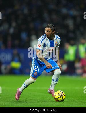 Barcellona, Spagna. 4 gennaio 2026. Thyrhys Dolan dell'RCD Espanyol durante la Liga EA Sports match tra l'RCD Espanyol e il FC Barcelona giocato allo stadio RCDE il 3 gennaio 2026 a Barcellona, Spagna. (Foto di Bagu Blanco/PRESSIN) credito: PRESSINPHOTO SPORTS AGENCY/Alamy Live News Foto Stock