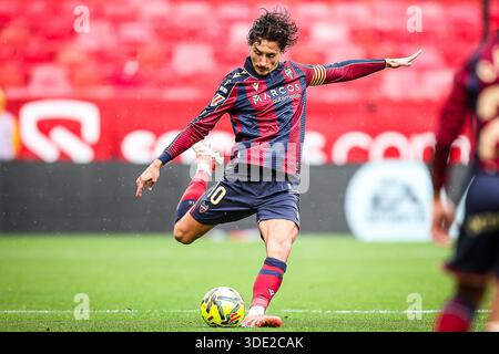 Siviglia, Espagne. 4 gennaio 2026. Pablo MARTINEZ dell'UD Levante durante la partita di calcio della LaLiga spagnola tra Siviglia FC e Levante UD il 4 gennaio 2026 all'Estadio Ramon Sanchez-Pizjuan di Siviglia, Spagna - foto Rafael Roman/Matthieu Mirville/DPPI credito: DPPI Media/Alamy Live News Foto Stock