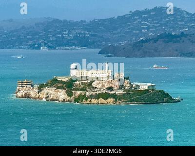 Vista aerea dell'isola prigione di Alcatraz nella Baia di San Francisco, California Foto Stock