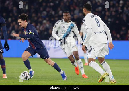 Parigi, Francia. 4 gennaio 2026. Vitinha del PSG durante la partita di calcio francese 1 del 2025-26, PSG vs PFC al Parc des Princes Stadium, Parigi, Francia, il 4 gennaio 2026. Foto di Henri Szwarc/ABACAPRESS.COM credito: Abaca Press/Alamy Live News Foto Stock