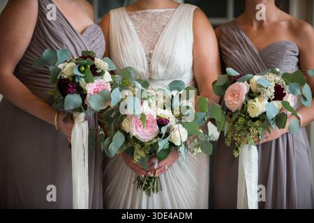 Festa nuziale con Eucalyptus e Rose Bouquets Foto Stock