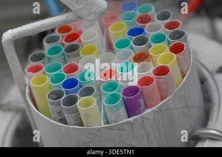 Spermatozoi ed embrioni congelati da utilizzare nella fecondazione in vitro Foto Stock