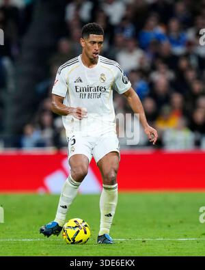 Madrid, Spagna. 5 gennaio 2026. Jude Bellingham del Real Madrid CF durante la partita della Liga EA Sports tra il Real Madrid CF e il Real Betis giocata allo stadio Santiago Bernabeu il 4 gennaio 2026 a Madrid. (Foto di Cesar Cebolla/PRESSIN) credito: PRESSINPHOTO SPORTS AGENCY/Alamy Live News Foto Stock