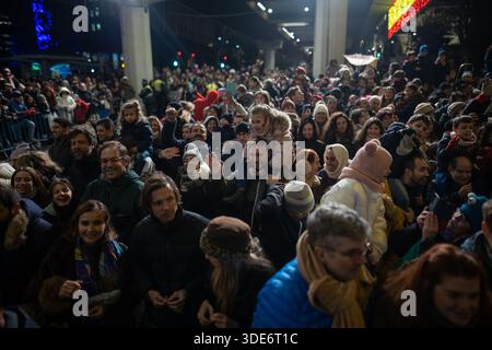 Madrid, Spagna. 5 gennaio 2026. La tradizionale Parata dei tre Re, che si svolge per celebrare l'Epifania, attraverso le strade principali del centro di Madrid. Crediti: D. Canales Carvajal/Alamy Live News Foto Stock