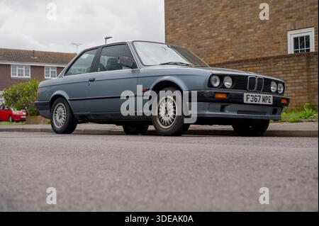 1988 E30 BMW 318i serie 3 moderna classica tedesca Foto Stock