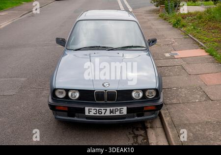1988 E30 BMW 318i serie 3 moderna classica tedesca Foto Stock