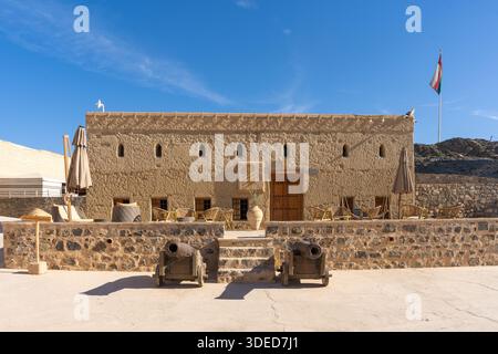 All'interno del forte Bahla vicino a Nizwa, un sito patrimonio dell'umanità dell'UNESCO nel Sultanato dell'Oman Foto Stock