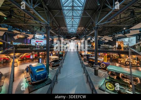 Interno del Museo dei motori di riga, riga, Lettonia Foto Stock