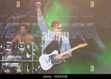 Overton, Regno Unito. 25 agosto 2023. McFly si esibisce al CarFest. Foto Stock