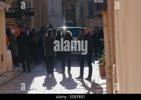 Saint Tropez, Francia. 7 gennaio 2026. © PHOTOPQR/LA PROVENCE/Gilles BADER ; Saint Tropez ; 07/01/2026 ; Obseques de Brigitte Bardot a Saint Tropez Brigitte Bardot Funerals a Saint Tropez, Francia crediti: MAXPPP/Alamy Live News Foto Stock