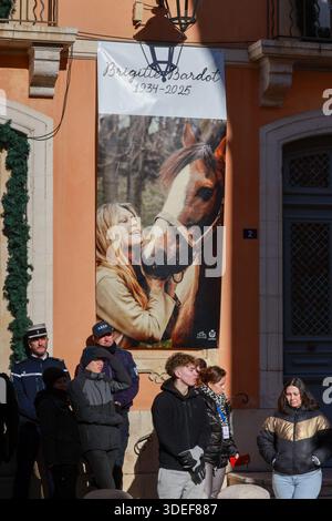 Saint Tropez, Francia. 7 gennaio 2026. © PHOTOPQR/LA PROVENCE/Gilles BADER ; Saint Tropez ; 07/01/2026 ; Obseques de Brigitte Bardot a Saint Tropez Brigitte Bardot Funerals a Saint Tropez, Francia crediti: MAXPPP/Alamy Live News Foto Stock