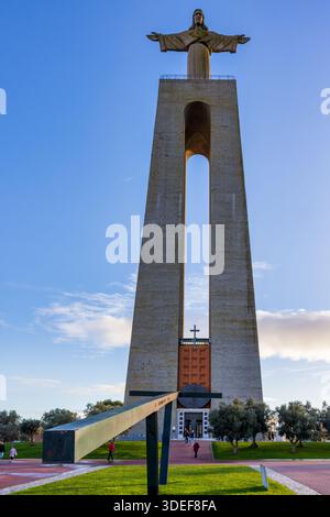 Il Santuario di Cristo Re; portoghese: Santuário de Cristo Rei; Lisbona, Portogallo Foto Stock