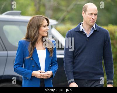 Marlow, Regno Unito. 12 ottobre 2023. Il Principe e la Principessa del Galles partecipano a un workshop di fitness mentale gestito da SportsAid presso il Bisham Abbey National Sports Centr Foto Stock