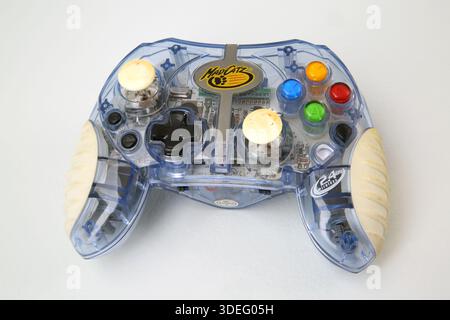 Controller Microsoft Xbox originale wireless Mad Catz trasparente Foto Stock