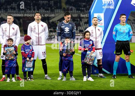 Torino, Italia. 7 gennaio 2026. Schierarsi prima della partita di calcio di serie A tra Torino FC e Udinese allo Stadio Olimpico grande Torino di Torino - 7 gennaio 2026. Sport - calcio (foto di Fabio Ferrari/LaPresse) crediti: LaPresse/Alamy Live News Foto Stock