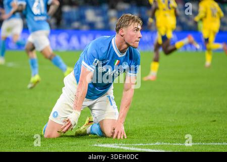 Napoli, Italia. 7 gennaio 2026. NAPOLI, ITALIA - 7 GENNAIO: Rasmus Hojlund della SSC Napoli durante la partita italiana di serie A Enilive tra SSC Napoli e Hellas Verona allo Stadio Diego Armando Maradona il 7 gennaio 2026 a Napoli. (Foto di Ciro Santangelo/Orange Pictures) credito: Orange Pics BV/Alamy Live News Foto Stock
