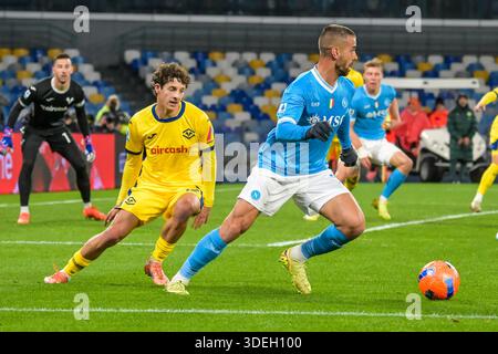 Napoli, Italia. 7 gennaio 2026. NAPOLI, ITALIA - 7 GENNAIO: Leonardo Spinazzola della SSC Napoli durante la partita italiana di serie A Enilive tra SSC Napoli e Hellas Verona allo Stadio Diego Armando Maradona il 7 gennaio 2026 a Napoli. (Foto di Ciro Santangelo/Orange Pictures) credito: Orange Pics BV/Alamy Live News Foto Stock