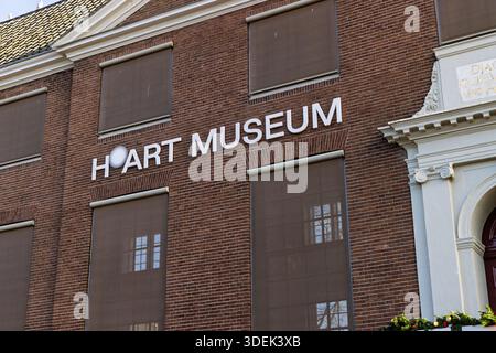 Facciata del Museo H'ART di Amsterdam, precedentemente conosciuto come Hermitage, con il logo bianco sulle pareti in mattoni. Amsterdam Paesi Bassi, 28 Foto Stock