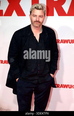 Friedrich Mücke bei der Weltpremiere des Kinofilms Extrawurst in der Lichtburg. Essen, 07.01.2026 *** Friedrich Mücke alla prima mondiale del film Extrawurst in the Lichtburg Essen, 07 01 2026 foto:xAgenturxWehnertx/xGränzdörferx/xFuturexImagex extrawurst 6232 Foto Stock