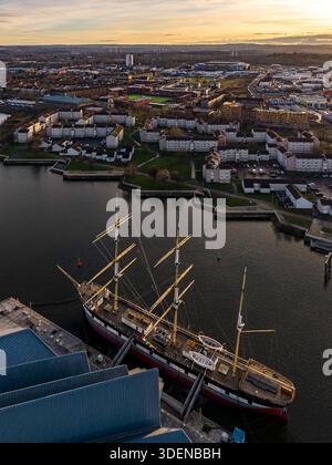 Riverside Museum of Transport & Tall Ship Glenlee, Glasgow, Scozia, Regno Unito Foto Stock