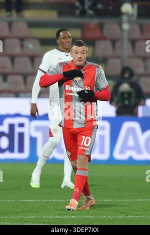 Jamie Vardy della Cremonese durante la partita di calcio di serie A tra Cremonese e Cagliari allo stadio Giovanni Zini di Cremona, Italia. 8 gennaio 2026. Sport - calcio . (Foto di Alberto Mariani/Lapresse) credito: LaPresse/Alamy Live News Foto Stock