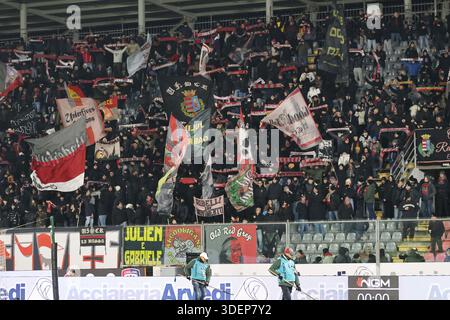 Tifosi cremonesi durante la partita di serie A tra Cremonese e Cagliari allo stadio Giovanni Zini di Cremona, Italia. 8 gennaio 2026. Sport - calcio . (Foto di Alberto Mariani/Lapresse) credito: LaPresse/Alamy Live News Foto Stock