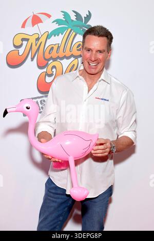 Moderatore Jürgen Milski bei der Premiere des Mallorca-Musicals Malle Ole - das Musical, das ballert im Theater am Marientor. Duisburg, 08.01.2026 NRW Deutschland *** presentatore Jürgen Milski alla prima del musical di Maiorca Malle Ole das Musical, das ballert al Theater am Marientor Duisburg, 08 01 2026 NRW Germania Copyright: XChristophxHardtx Foto Stock