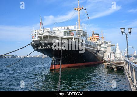 Museo galleggiante delle navi di linea oceaniche Hikawa Maru - Yokohama, Giappone - 7 novembre 2025 Foto Stock