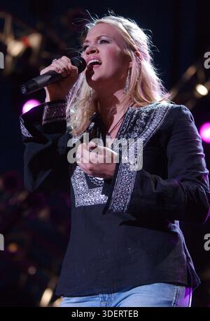 9 giugno 2005 - Nashville, Tennessee - Carrie Underwood, vincitore di American Idol Three. 2005 CMA Music Festival tenutosi al Coliseum. Foto: Laura Farr/AdMedia Foto Stock