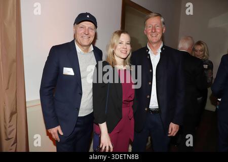 31ster Blankeneser Neujahrsempfang Joja Wendt, Julia Ruhs, Dr. Harald Vogelsang, 31ster Blankeneser Neujahrsempfang, Hotel Suellberg, Amburgo, 08.01.2026 *** 31° ricevimento di Capodanno Blankenese Joja Wendt, Julia Ruhs, Dr Harald Vogelsang, 31° ricevimento di Capodanno Blankenese, Hotel Suellberg, Amburgo, 08 01 2026 Copyright: xEventpressxBecherx Foto Stock