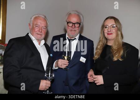 31ster Blankeneser Neujahrsempfang Wolfgang, Kubicki, Klaus Schuemann, Katharina Droege, 31ster Blankeneser Neujahrsempfang, hotel Suellberg, Amburgo, 08.01.2026 *** ricevimento del 31° Capodanno Blankenese Wolfgang, Kubicki, Klaus Schuemann, Katharina Droege, ricevimento del 31° Capodanno Blankenese, Hotel Suellberg, Amburgo, 08 01 2026 Copyright: xEventpressxBecherx Foto Stock