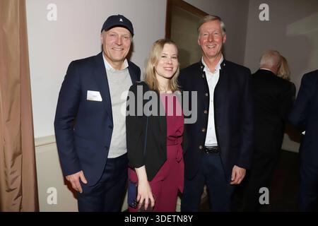 31ster Blankeneser Neujahrsempfang Joja Wendt, Julia Ruhs, Dr. Harald Vogelsang, 31ster Blankeneser Neujahrsempfang, Hotel Suellberg, Amburgo, 08.01.2026 *** 31° ricevimento di Capodanno Blankenese Joja Wendt, Julia Ruhs, Dr Harald Vogelsang, 31° ricevimento di Capodanno Blankenese, Hotel Suellberg, Amburgo, 08 01 2026 Copyright: xEventpressxBecherx Foto Stock