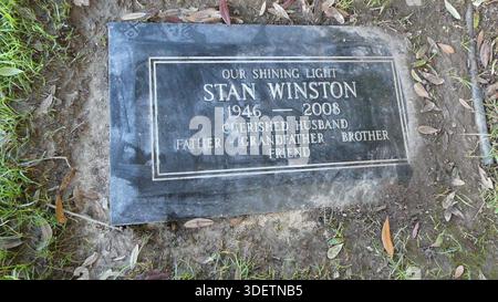 Culver City, California, USA 7 gennaio 2026 Make-up Artist Stan Winston grave in Garden of Rachel all'Hillside Memorial Park il 7 gennaio 2026 a Culver City, California, USA. Foto di Barry King/Alamy Stock Photo Foto Stock